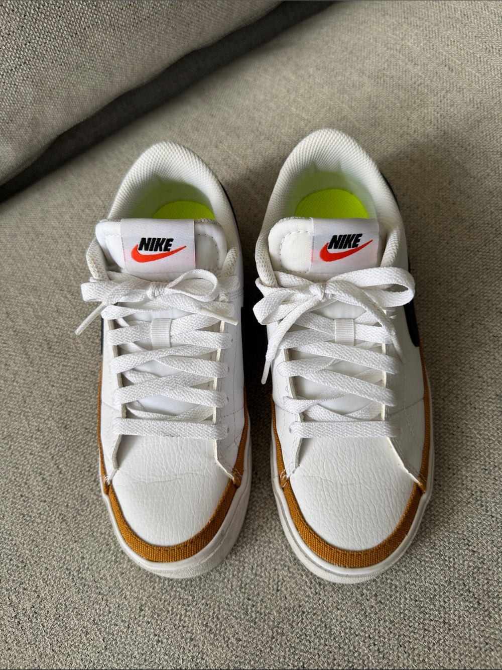Nike White Low-Top Sneakers - Picture 2 of 5